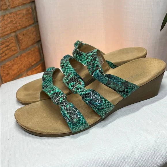 Vionic Dwyn strappy wedge slide sandals green snakeskin print 9 - Picture 6 of 9